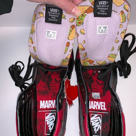 NIB Vans x Marvel Deadpool Sk8-Hi limited edition - Picture 8 of 8